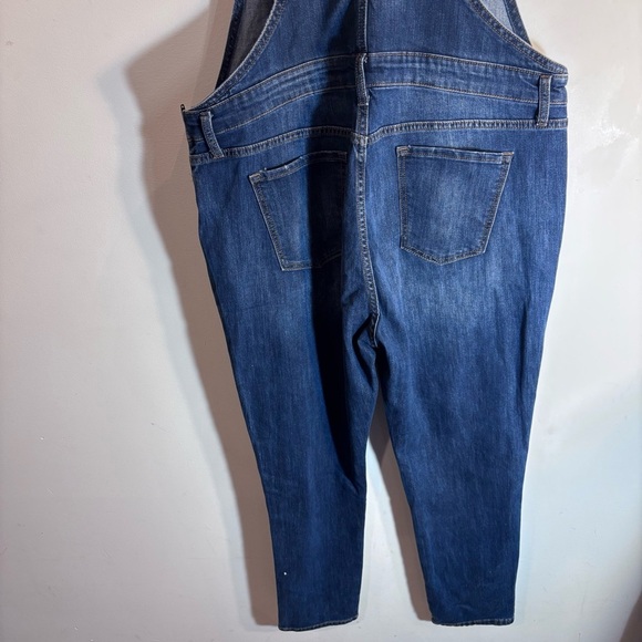 GAP Sz XL Mid Wash Denim Overalls Patch Pockets Tapered Leg Adjustable Straps - Picture 10 of 12